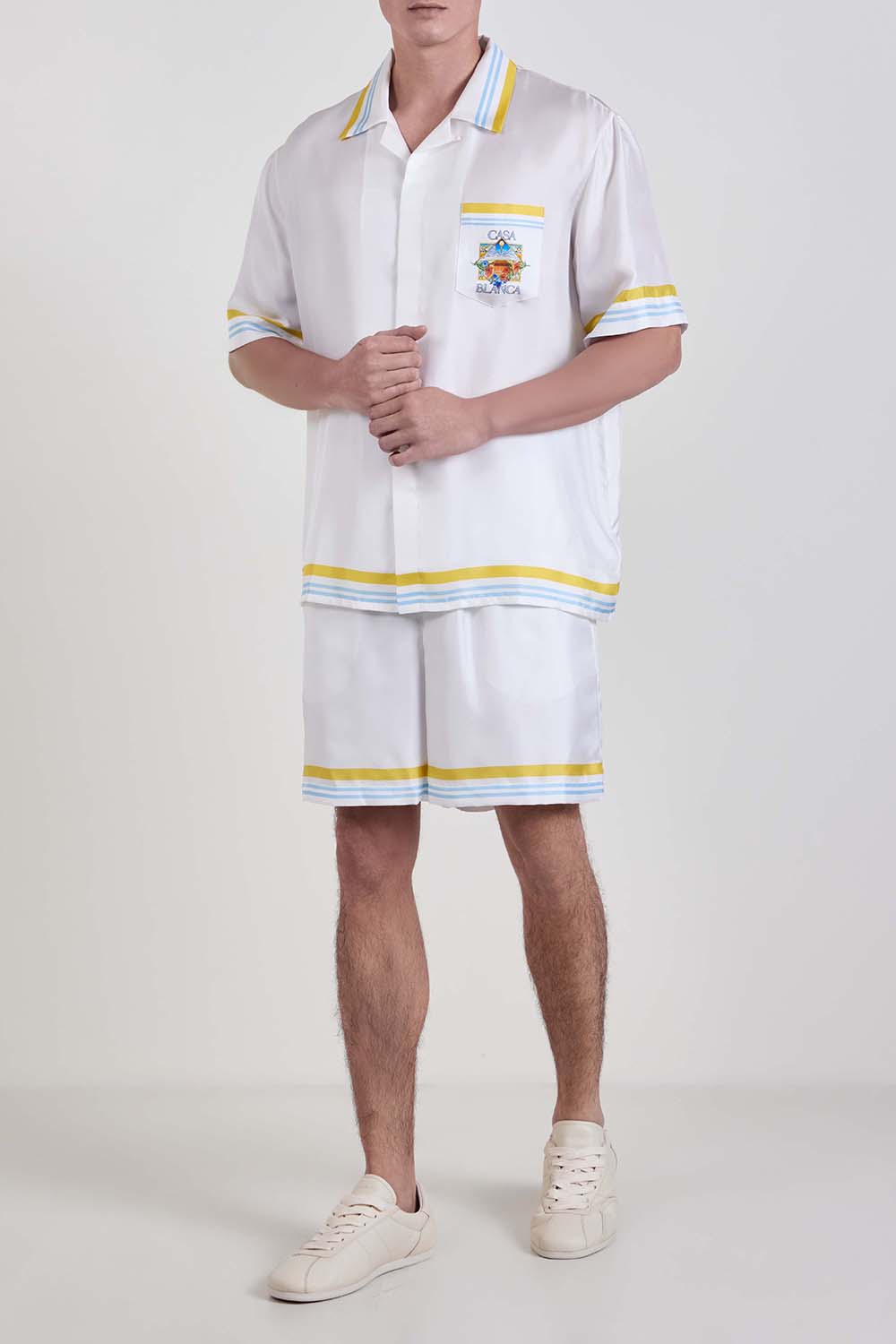 חולצה מכופתרת שרוול קצר